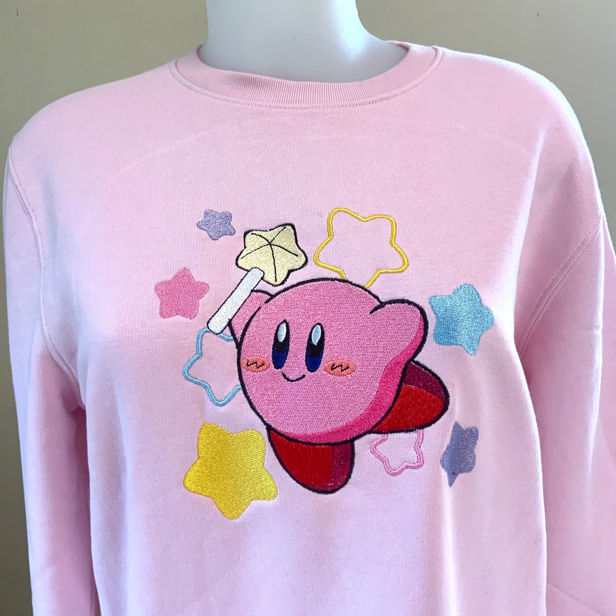 Sweat brodé « Kirby « Tinyneko.fr