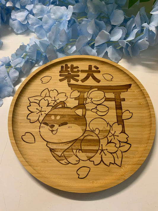 Assiette bambou gravée Shiba inu Tinyneko.fr
