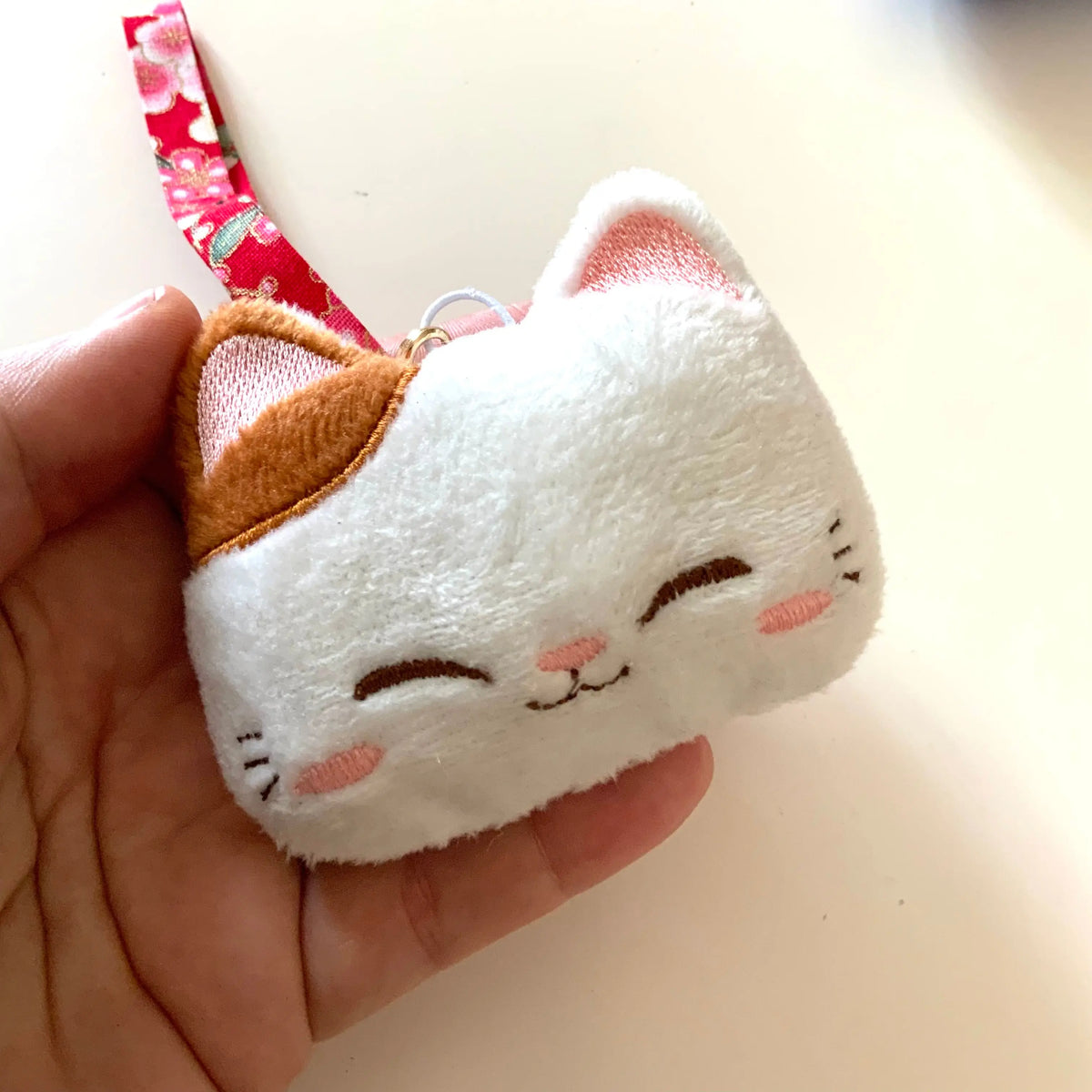 Porte-clé brodé Maneki Neko Tinyneko.fr