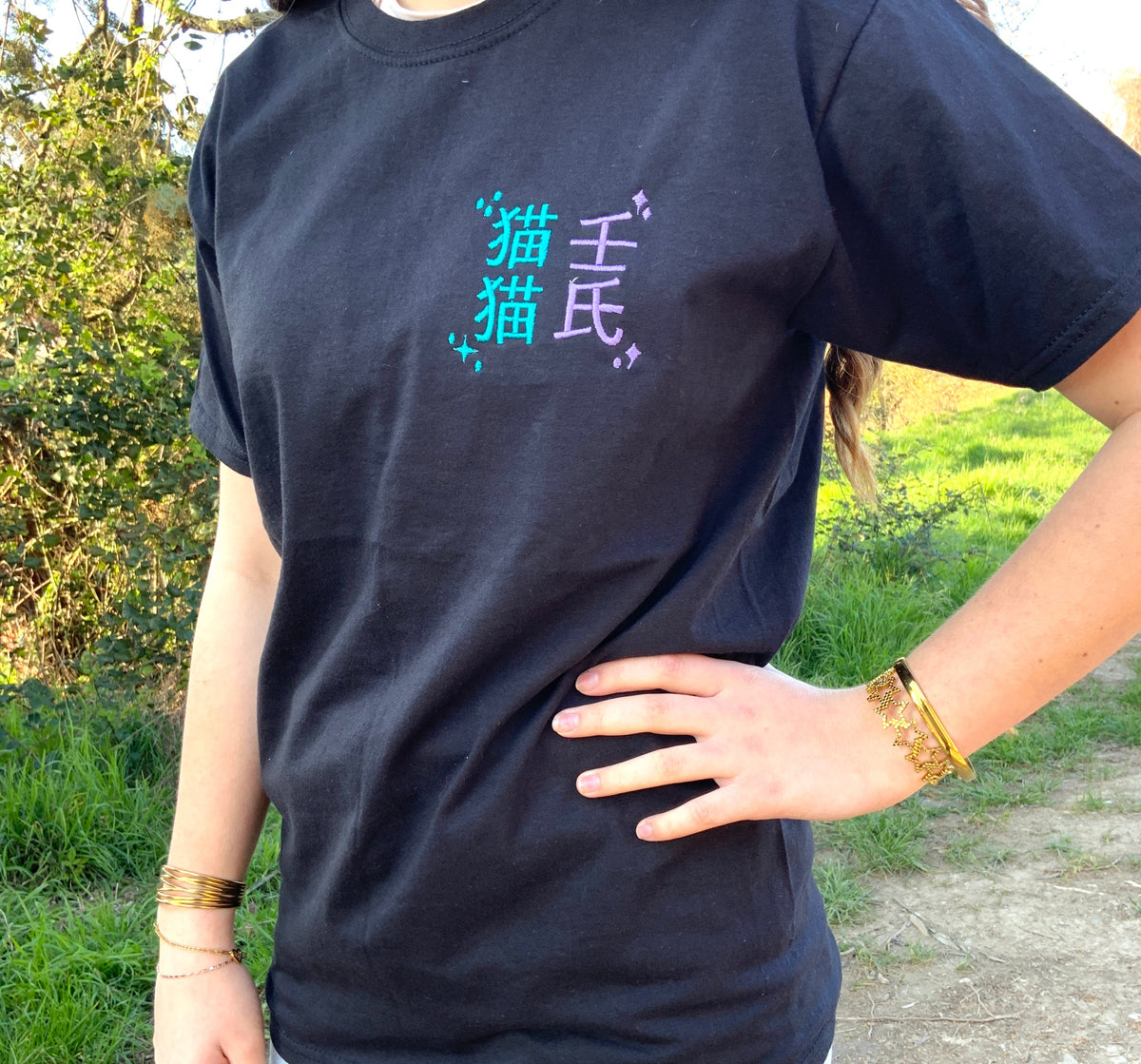 T-shirt brodé maomao Jinshi Style Chibi Tinyneko.fr