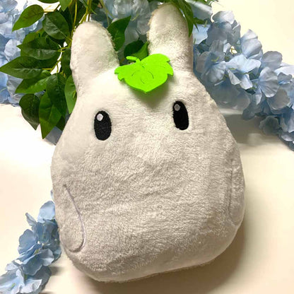Coussin kawaii brodé "Totoro" Fanart Gris bleu blanc