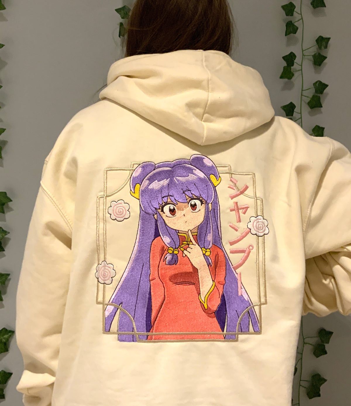 Sweatshirt à capuche brodé « shampoo « Tinyneko.fr