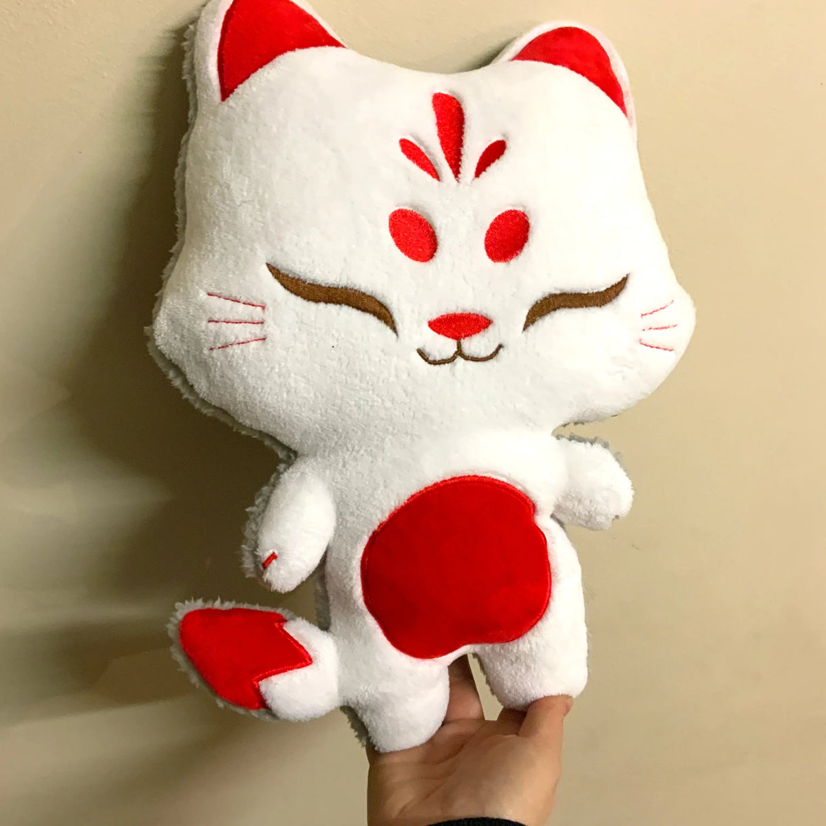 Coussin Kitsune noir ou blanc Tinyneko.fr