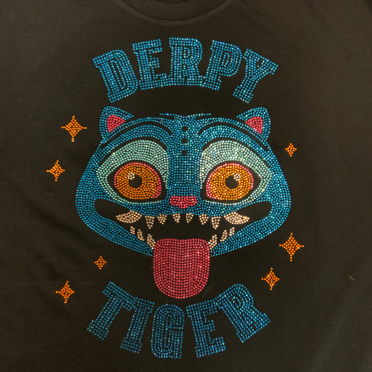 T-shirt noir Strass Derpy Tiger Kpop Demon Hunter Tinyneko.fr