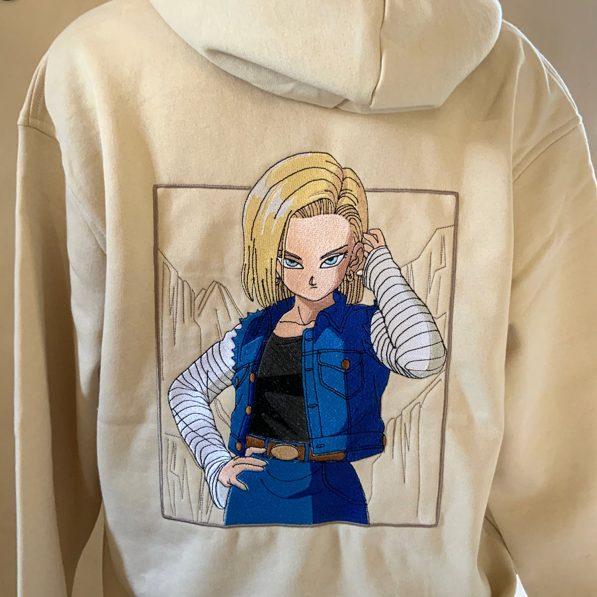 Sweatshirt à capuche brodé « C-18 « DBZ Tinyneko.fr