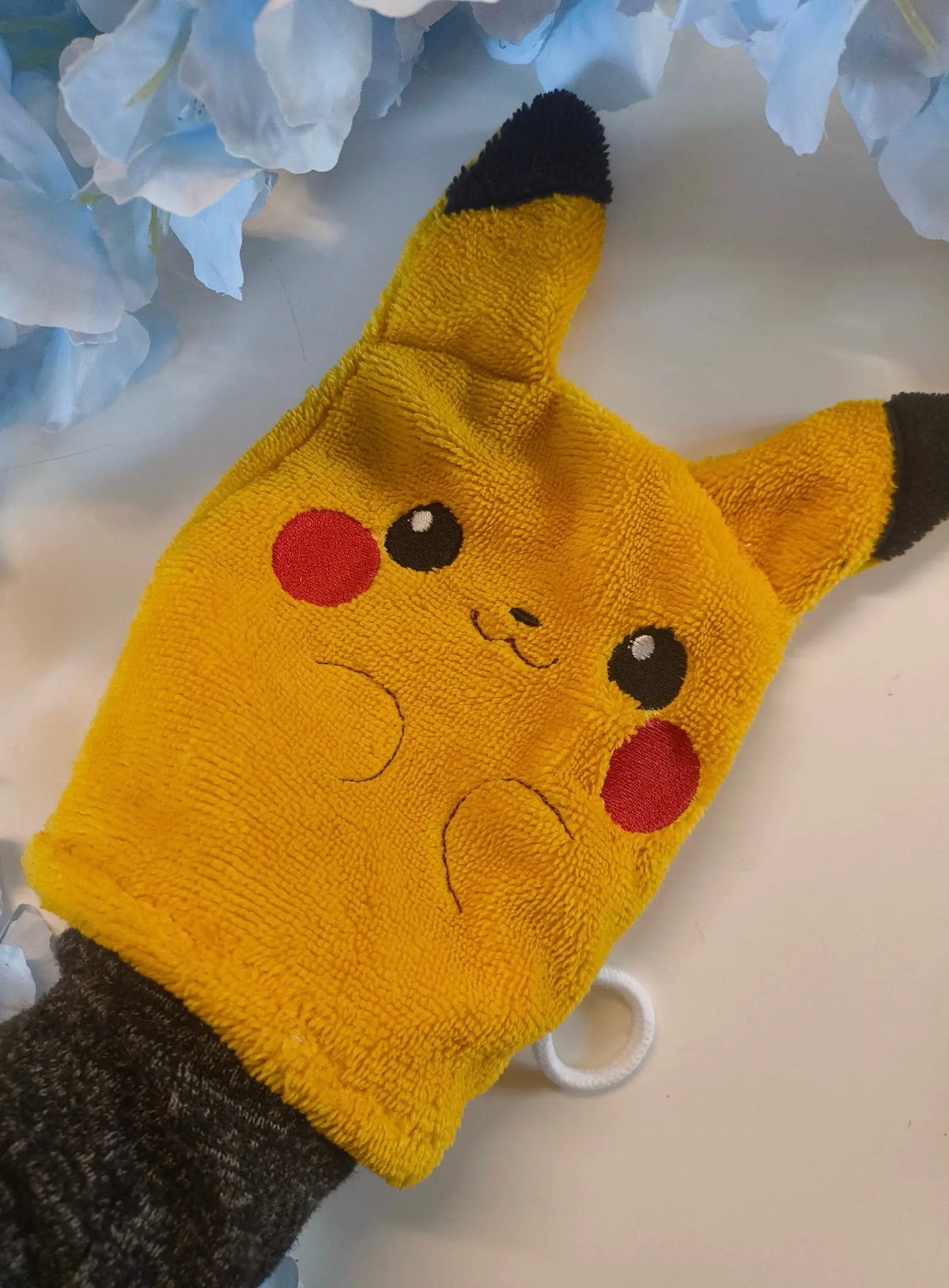 Gant de toilette Brodé Pikachu bambou Tinyneko.fr