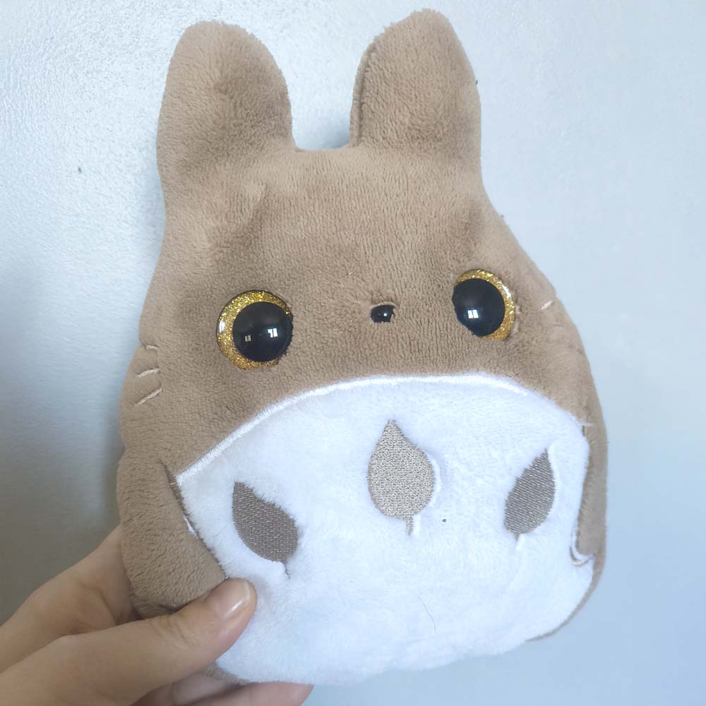 Coussin kawaii brodé Totoro 22 cm Fanart couleur Automne
