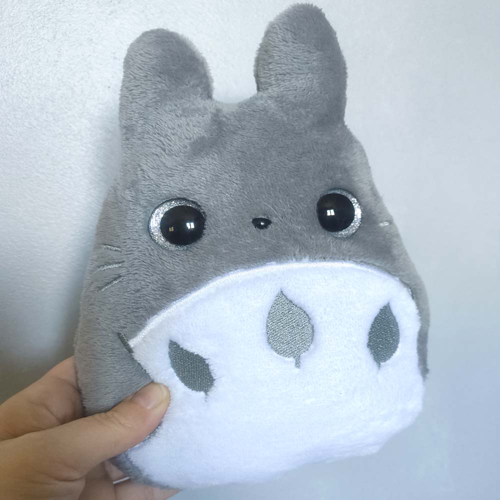 Coussin kawaii brodé Totoro 22 cm Fanart couleur Automne