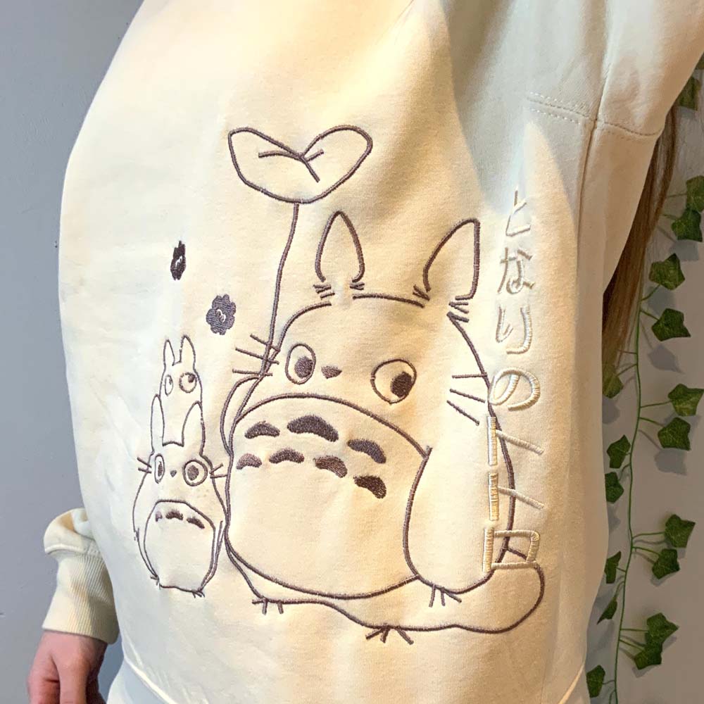 Pull brodé Mon voisin Totoro