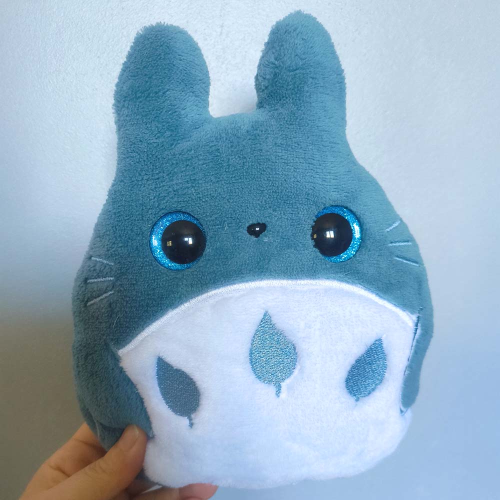 Coussin kawaii brodé Totoro 22 cm Fanart couleur Automne